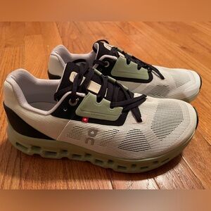 BRAND NEW NEVER WORN 2024 On Running Sneakers! Size 9